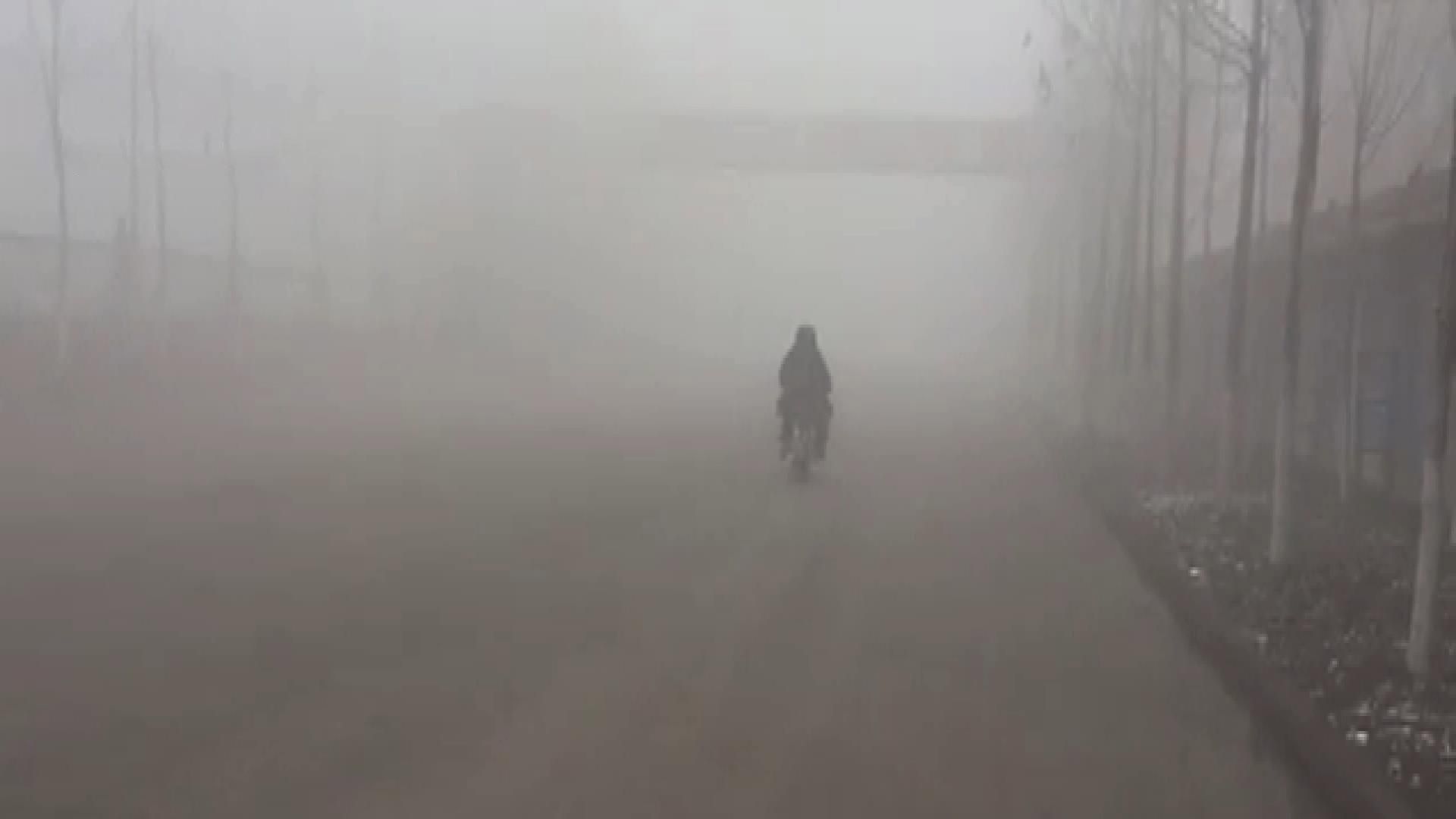 Китай потерпає від жахливого смогу