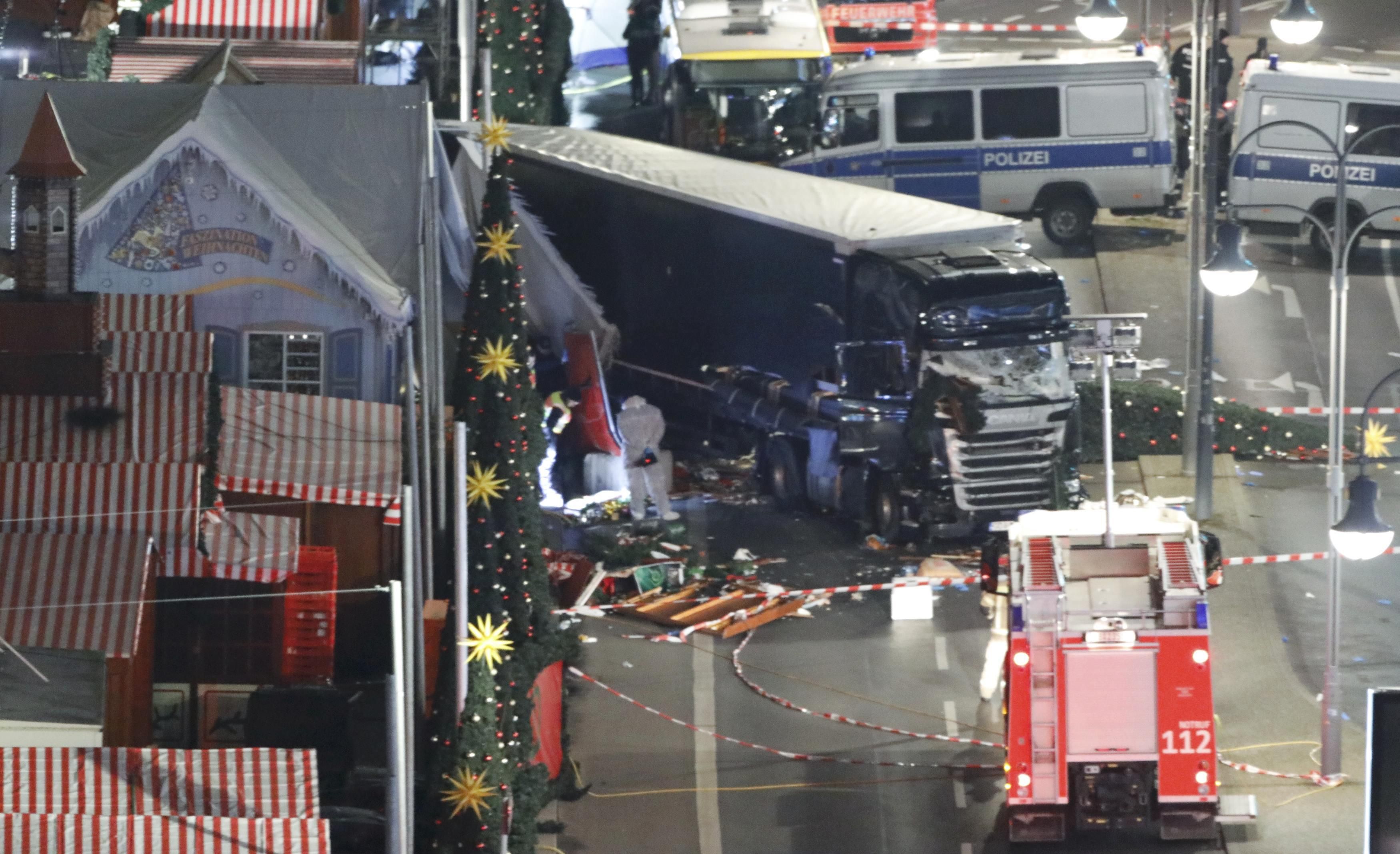 "Террористы добились успеха" и "не бойтесь", – реакция немецких СМИ на теракт в Берлине