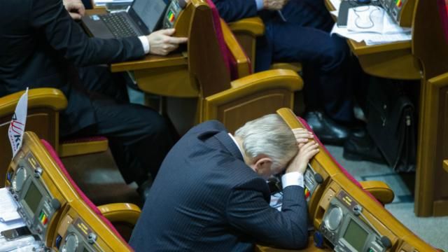 В Раде хотят, чтобы ночные посиделки депутатов проверили в ГПУ В Раде хотят, чтобы ночные посиделки депутатов проверили в ГПУ