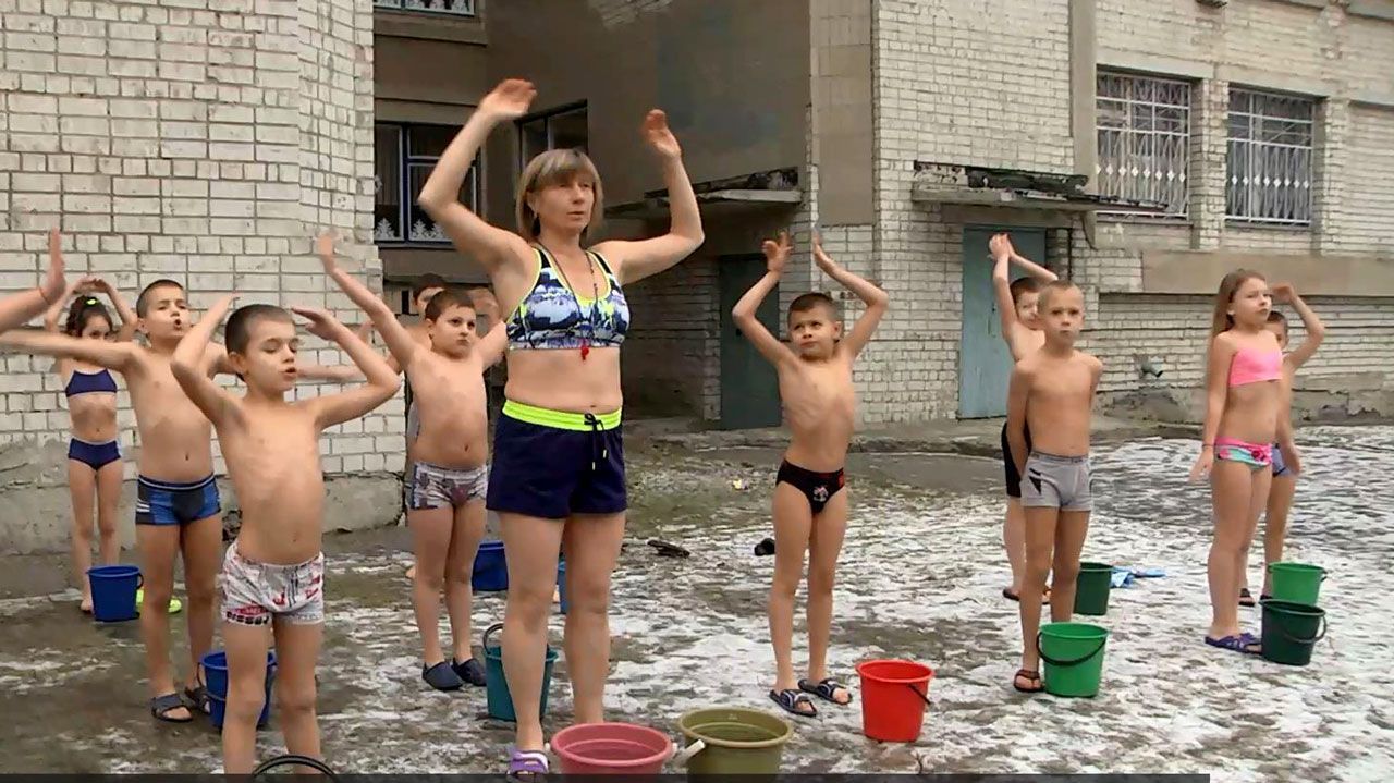 Учительница создала уникальную группу закаленных первоклассников Учительница создала уникальную группу закаленных первоклассников