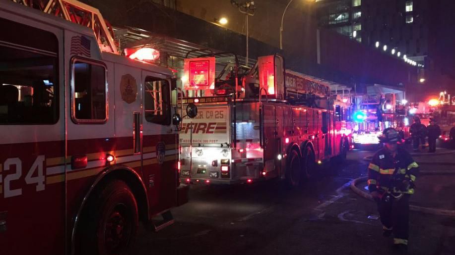 Пожежа у хмарочосі в Нью-Йорку: є чимало постраждалих