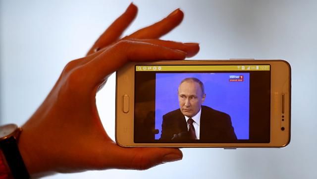 Путин нашел "крайних" в войне на Донбассе Путин нашел "крайних" в войне на Донбассе