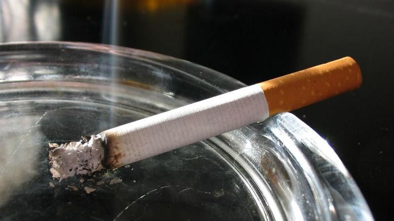 Смертельна пожежа в Чернігові: багатоповерхівка загорілася через недопалок Смертельна пожежа в Чернігові: багатоповерхівка загорілася через недопалок