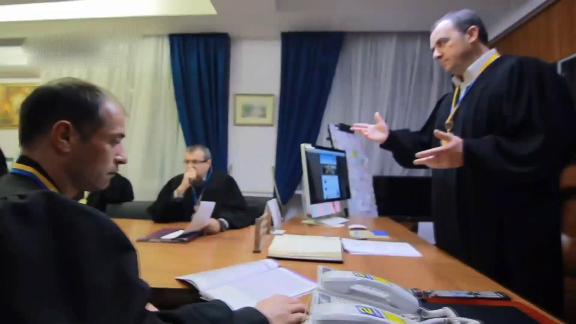 Работников одесского суда "заразил" Mannequin Challenge Работников одесского суда "заразил" Mannequin Challenge