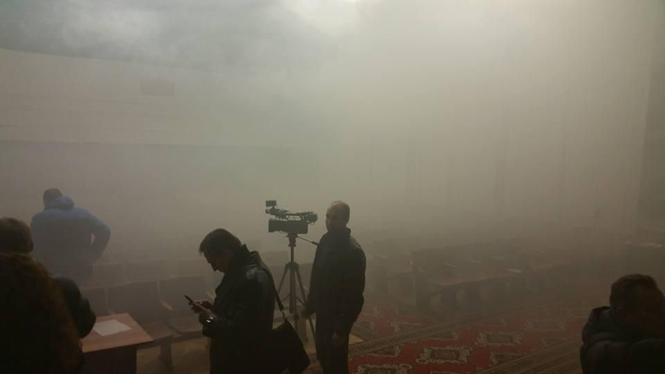 У мережі з'явилося відео вибуху гранати у райраді Дніпра У мережі з'явилося відео вибуху гранати у райраді Дніпра