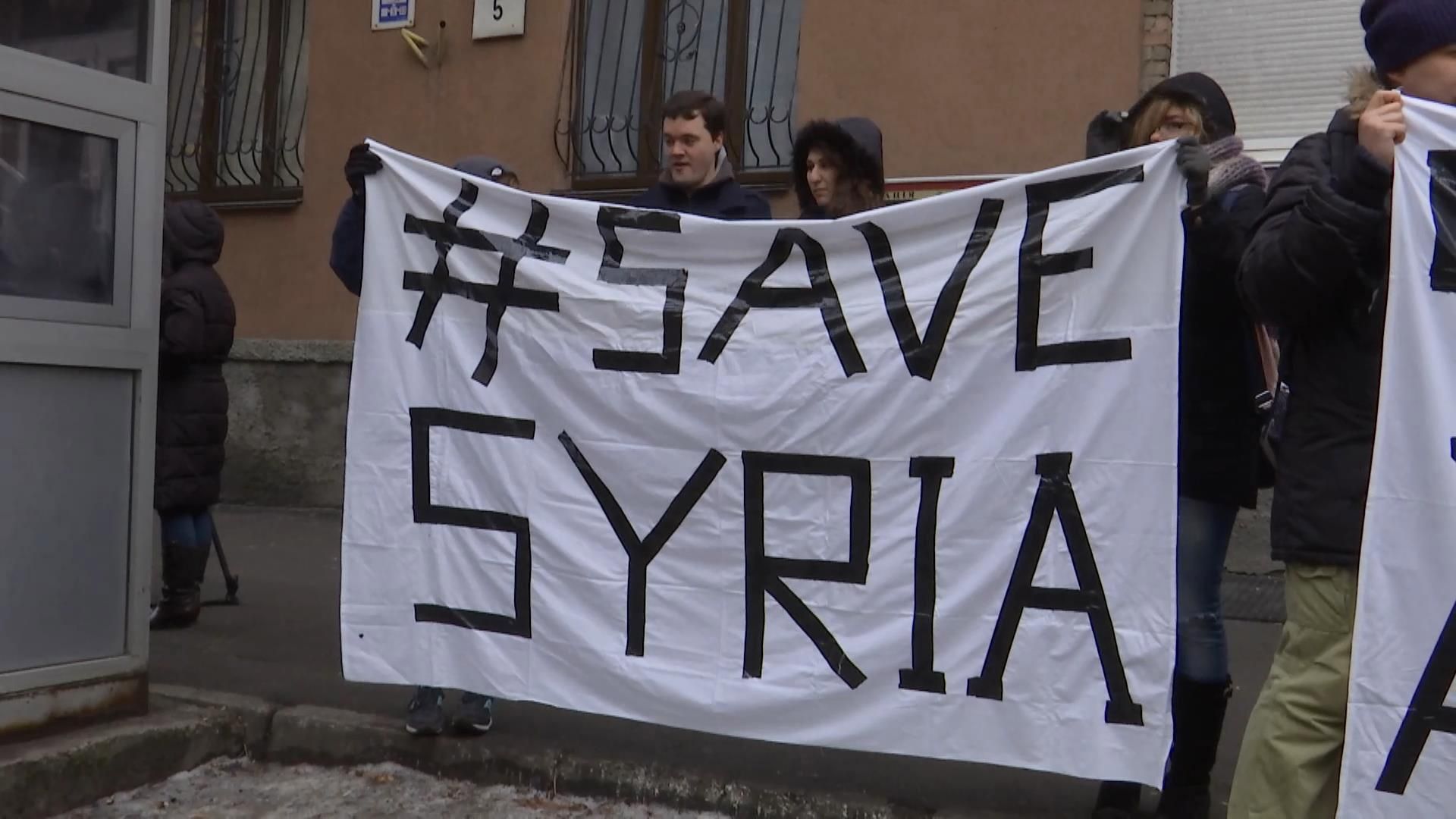 Київські активісти влаштували акцію проти злочинів в Сирії
