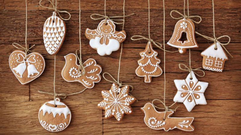 Молитвы под обстрелами и парады Снегурочек: как в мире празднуют Рождество Молитвы под обстрелами и парады Снегурочек: как в мире празднуют Рождество