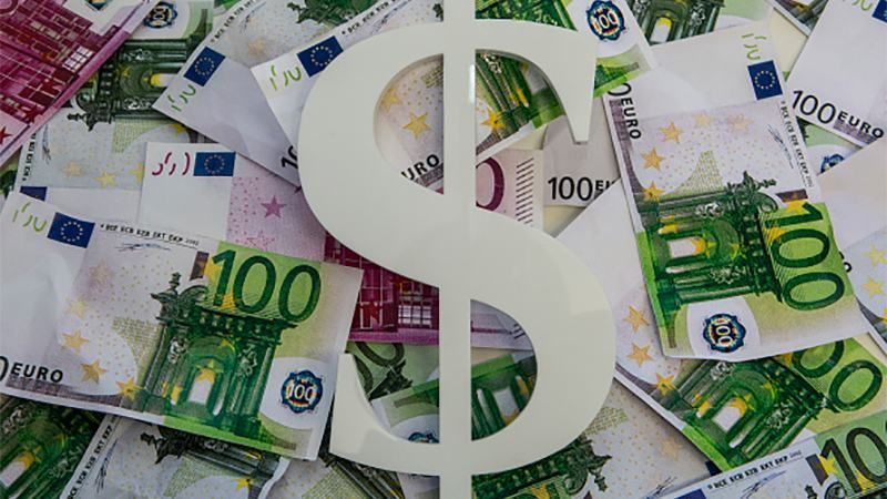 Курс валют на 26 декабря: евро и доллар упали