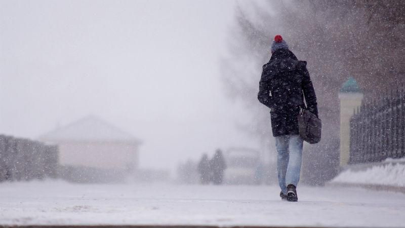 Дощі та мокрий сніг: синоптики розповіли, чого чекати від погоди