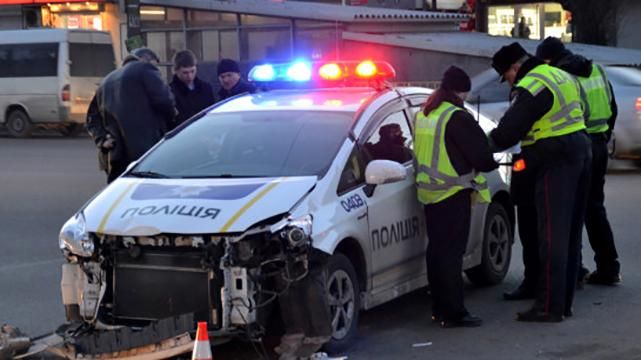 Поліцейські за рік потрапили у понад півтисячі ДТП