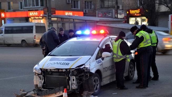 Полицейские за год попали в более полутысячи ДТП