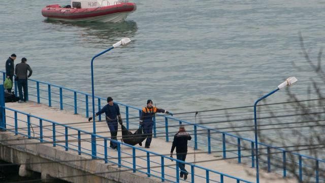 З’явились офіційні версії про причини падіння російського Ту-154 З’явились офіційні версії про причини падіння російського Ту-154