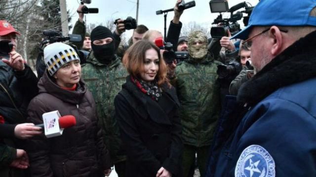 Передані терористами полонянки – насправді завербовані сепаратистки, – блогер Передані терористами полонянки – насправді завербовані сепаратистки, – блогер