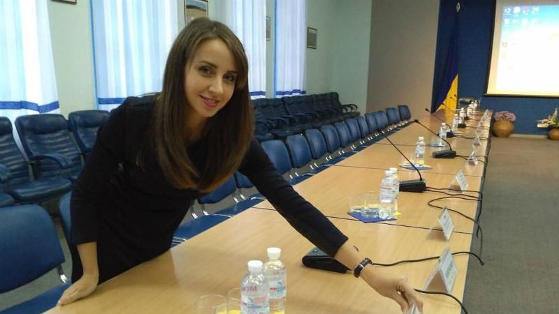 В Киевском облсовете вместо депутата голосовала неизвестная девушка