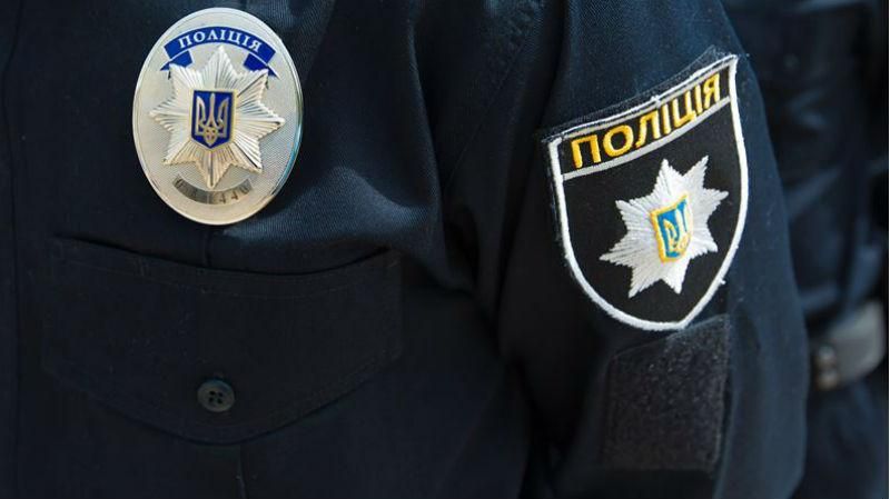 Полицейские и депутат устроили жестокую драку в ночном клубе Полицейские и депутат устроили жестокую драку в ночном клубе