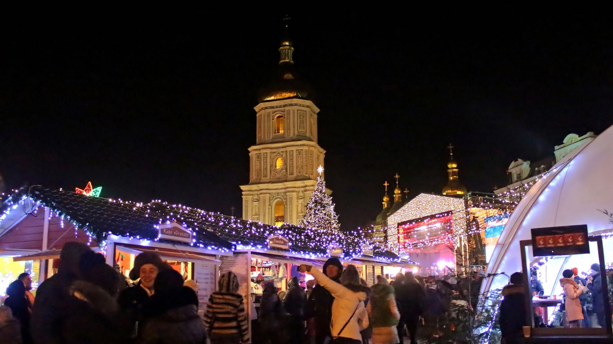 Свято наближається: мережу закохав новорічний Київ з висоти пташиного польоту 