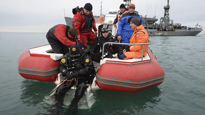 В сети появилось видео работы водолазов в районе катастрофы российского Ту-154