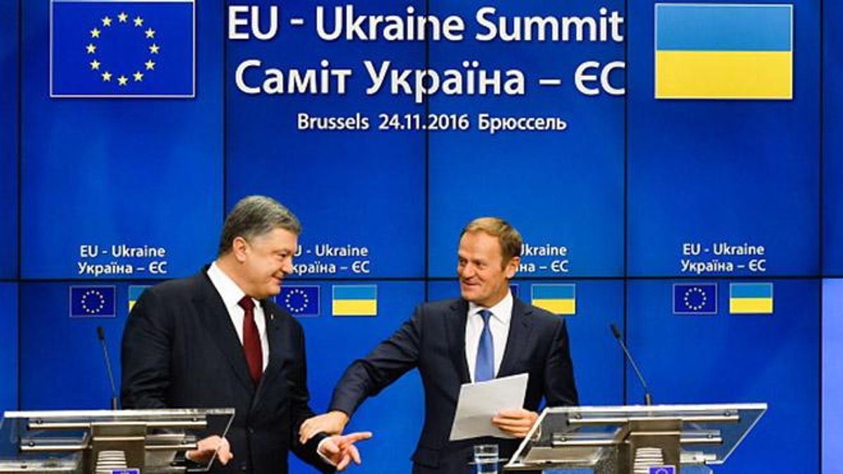 Рік "безвізу" для України: чому схвальний звіт Єврокомісії про реформи не став зеленим світлом Рік "безвізу" для України: чому схвальний звіт Єврокомісії про реформи не став зеленим світлом