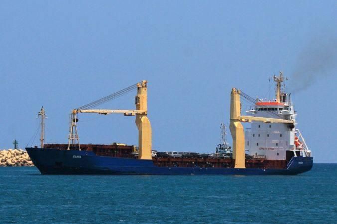 Украина вернула моряков, которых еще в марте арестовали в Ливии Украина вернула моряков, которых еще в марте арестовали в Ливии