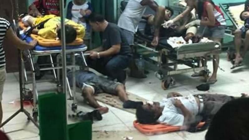 На Філіппінах прогримів потужний вибух в парку: з'явилися фото (18+) На Філіппінах прогримів потужний вибух в парку: з'явилися фото (18+)