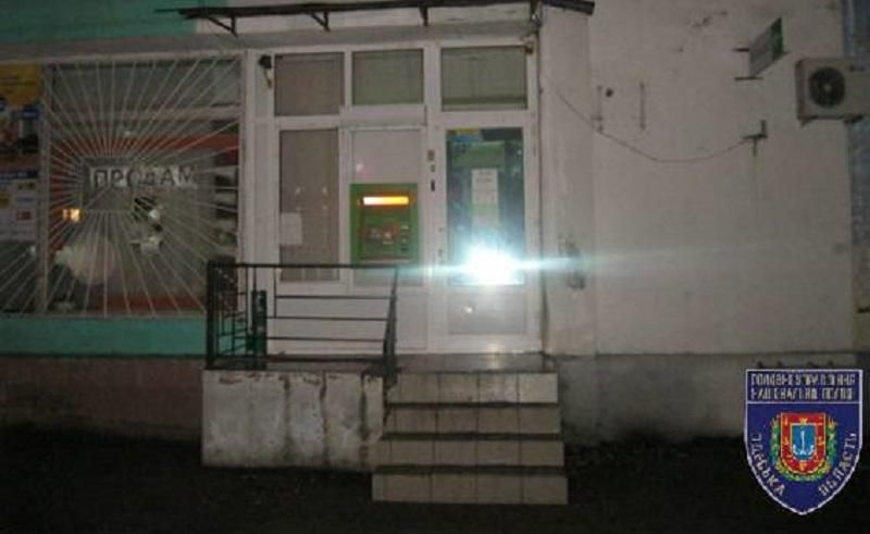 На Одещині пограбували банк: опублікували фото та відео