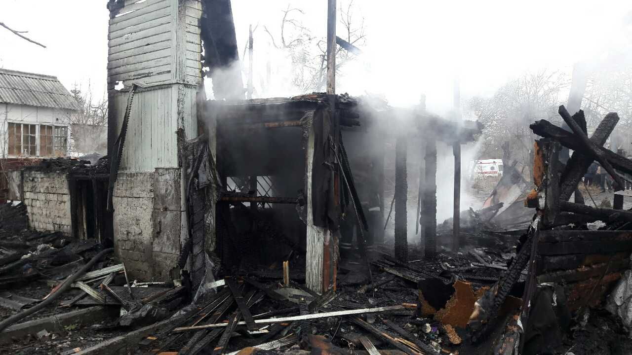Четверо детей погибли во время пожара в жилом доме в Киеве