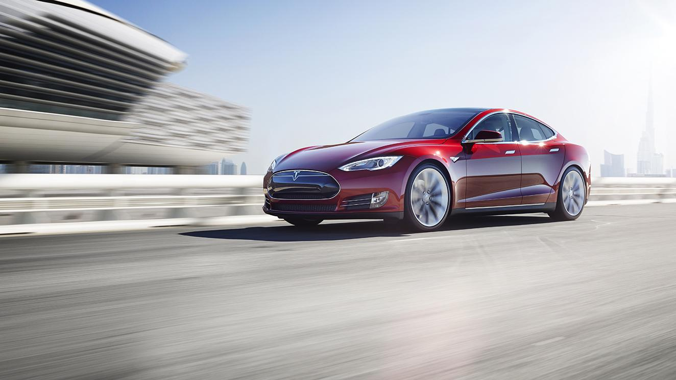 Автопилот Tesla предсказал аварийное столкновения за секунды до него
