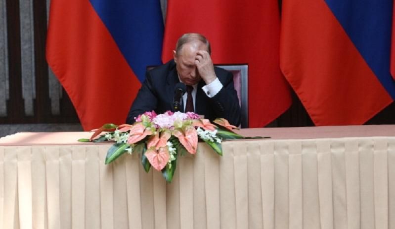 Карикатурист дотепно висміяв нові санкції проти Росії Карикатурист дотепно висміяв нові санкції проти Росії