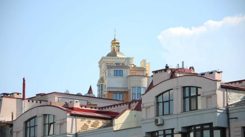Дачі та навіть церкви: що винахідливі кияни будуть на дахах багатоповерхівок Дачі та навіть церкви: що винахідливі кияни будуть на дахах багатоповерхівок