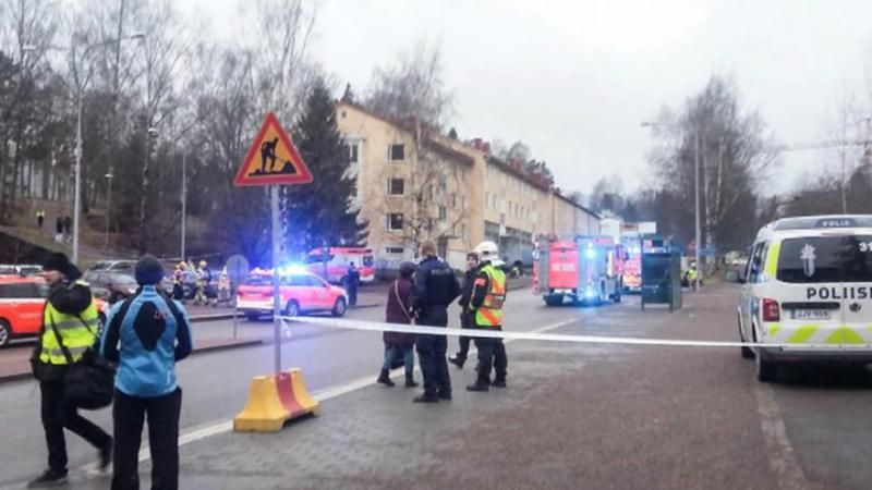 Автомобиль врезался в толпу в Хельсинки. Есть пострадавшие: появились фото