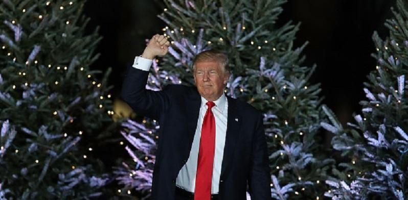 Трамп поздравил своих врагов с Новым годом