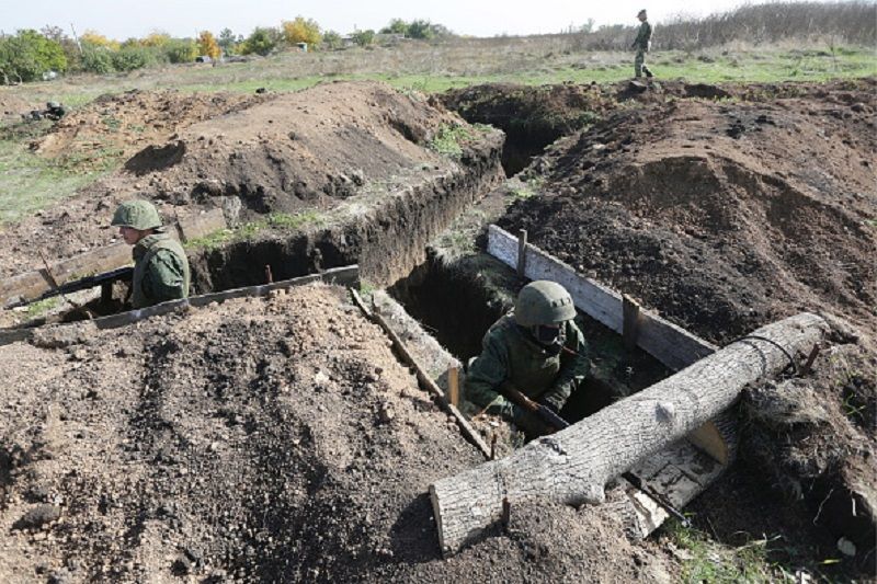 Обстріли на Донбасі не вщухають: біля Мар’їнки працював снайпер
