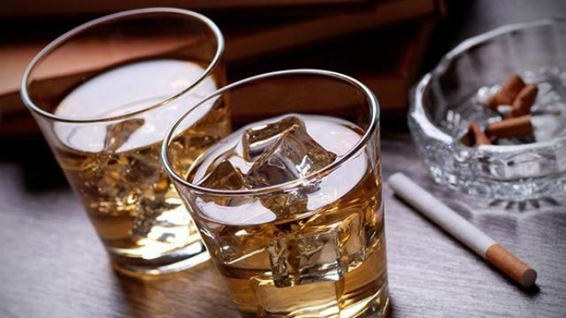 В Україні дорожчає алкоголь і цигарки та з'явиться платне ТБ В Україні дорожчає алкоголь і цигарки та з'явиться платне ТБ