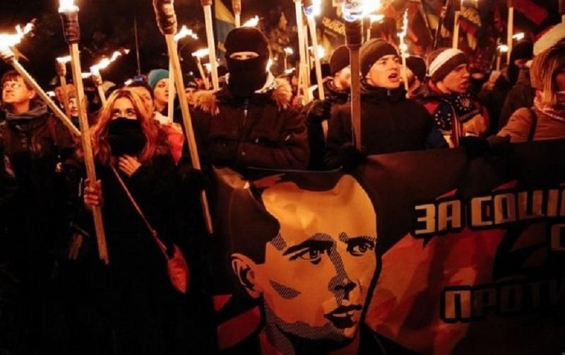 По Киеву идет факельное шествие ко дню рождения Бандеры