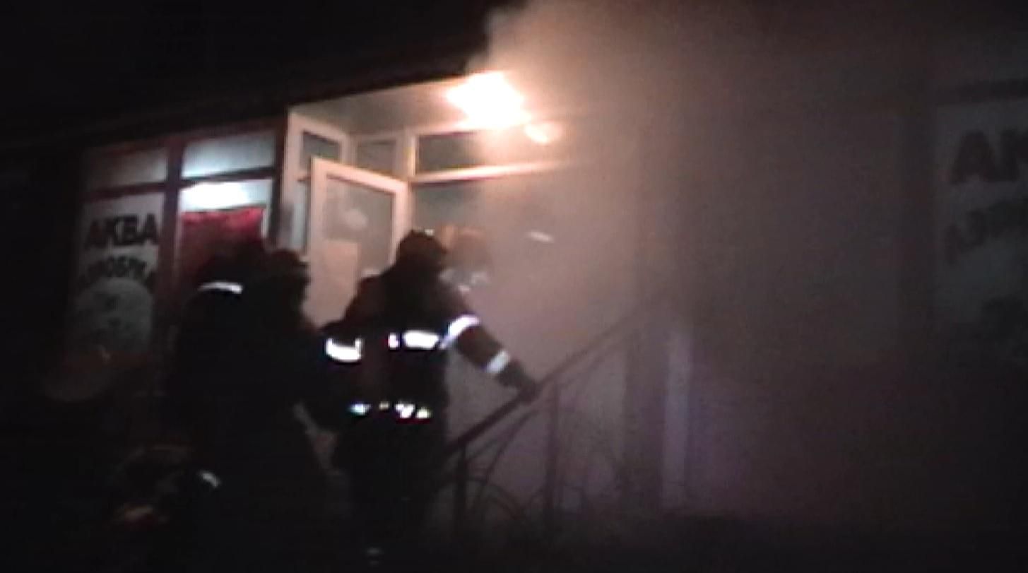 У Запоріжжі спалахнула пожежа у лазні: всередині було 30 людей