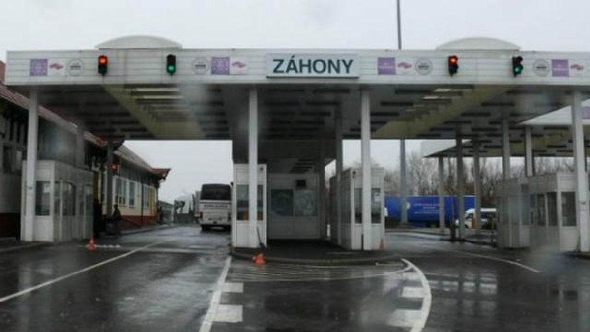 Между Украиной и ЕС заработал совместный пункт пропуска Между Украиной и ЕС заработал совместный пункт пропуска