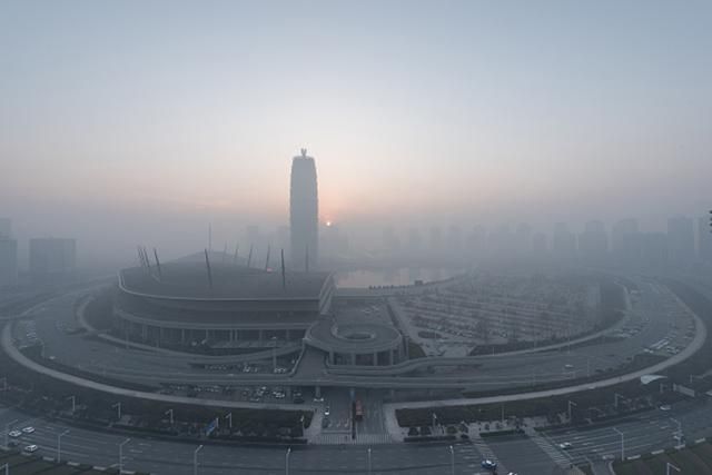 Через потужний смог у Китаї забили тривогу