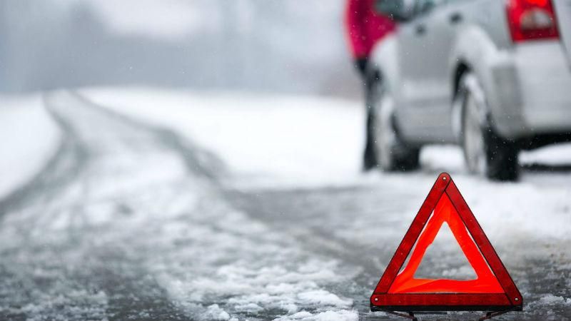 Рейсовий автобус зіткнувся із легковим авто біля Львова: є загиблі Рейсовий автобус зіткнувся із легковим авто біля Львова: є загиблі