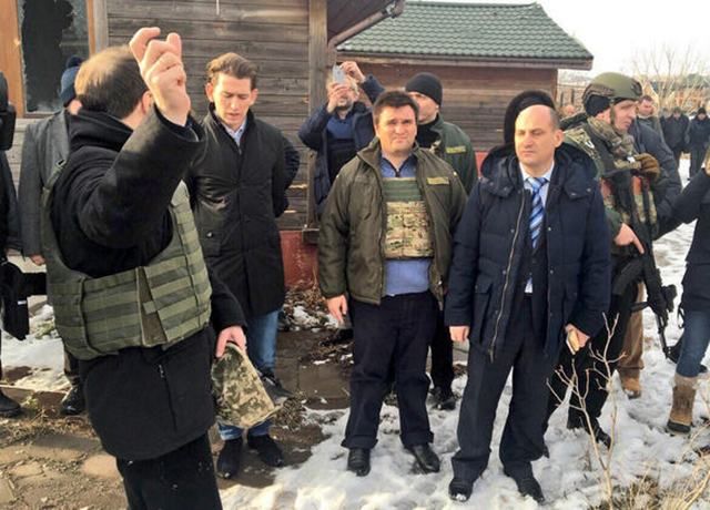 Главі ОБСЄ показали зруйноване бойовиками село на Донбасі