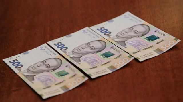 Новый год не виноват: экономист объяснил, почему падает гривна Новый год не виноват: экономист объяснил, почему падает гривна