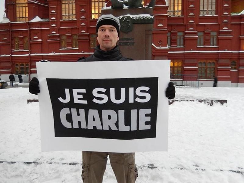 В Москве задержали участников одиночных пикетов в поддержку Дадина
В Москве задержали участников одиночных пикетов в поддержку Дадина