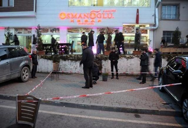 Неизвестные обстреляли ресторан в Стамбуле