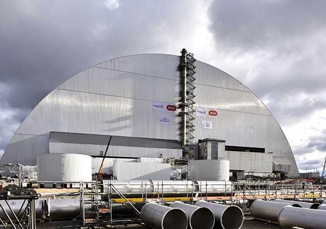 Радиации стало меньше благодаря новой арке над энергоблоком ЧАЭС Радиации стало меньше благодаря новой арке над энергоблоком ЧАЭС