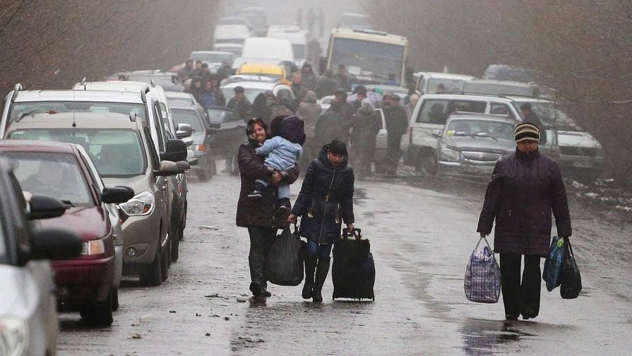 На Донбассе застряло огромное количество машин На Донбассе застряло огромное количество машин
