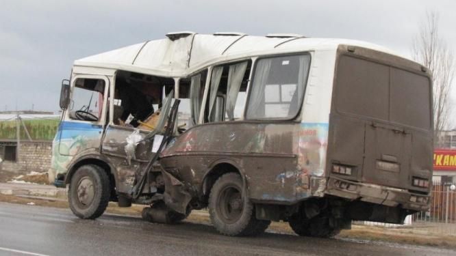 Бензовоз протаранив пасажирський автобус у Криму