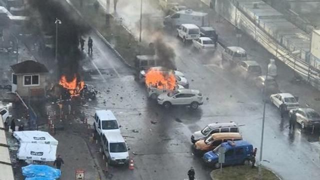 З’явилося відео вибуху поблизу будівлі суду в Туреччині