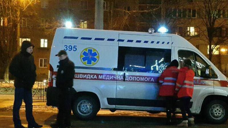Необычная авария: в Киеве водителя придавил собственный автомобиль