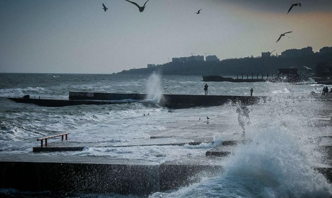 Синоптики предупредили о шторме в Черном море Синоптики предупредили о шторме в Черном море