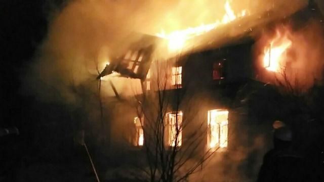 Ночью в одном из домов Киева вспыхнул серьезный пожар Ночью в одном из домов Киева вспыхнул серьезный пожар