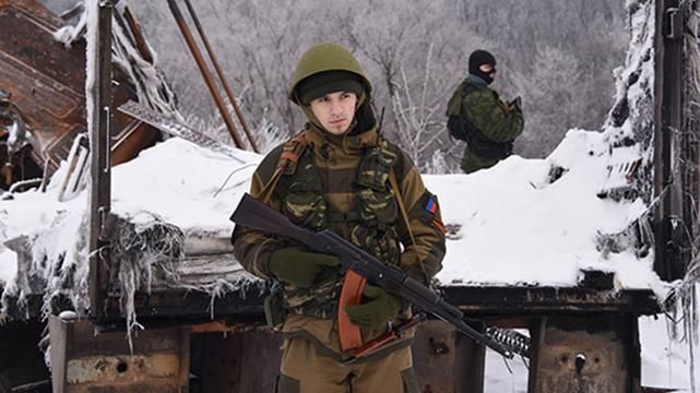 Нічого святого: бойовики провели майже півсотні обстрілів у Святвечір, є поранені Нічого святого: бойовики провели майже півсотні обстрілів у Святвечір, є поранені